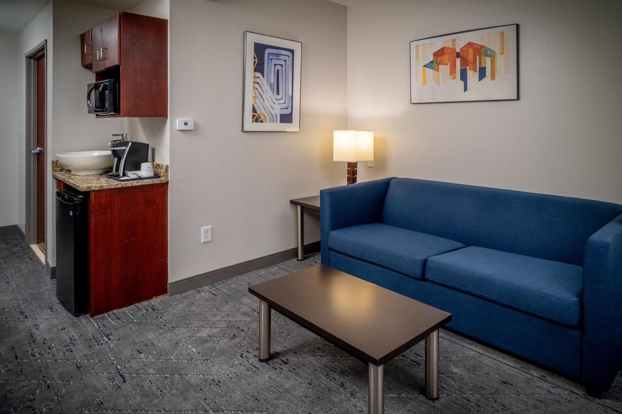 Holiday Inn Express & Suites Cross Lanes By Ihg Exterior foto