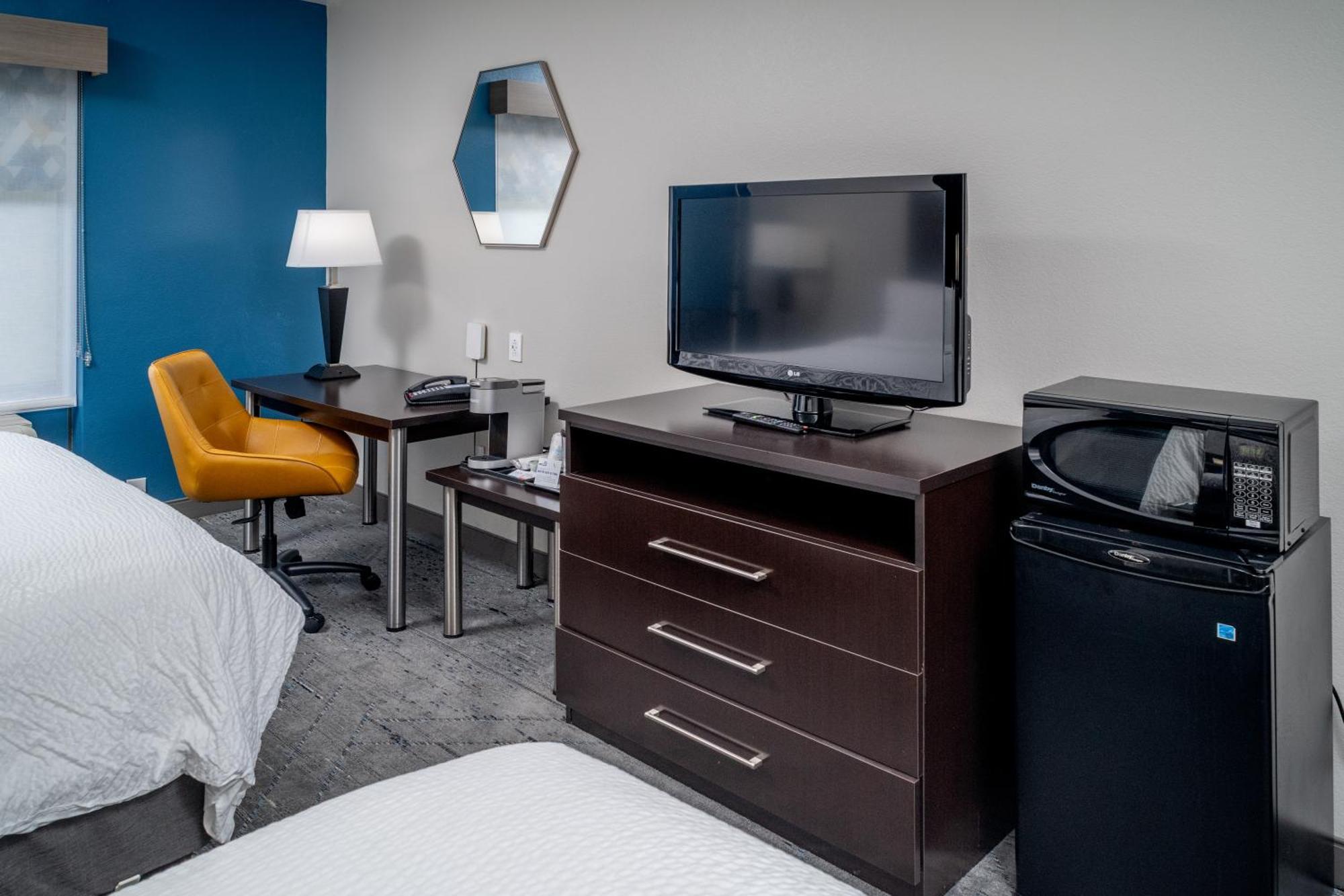 Holiday Inn Express & Suites Cross Lanes By Ihg Exterior foto