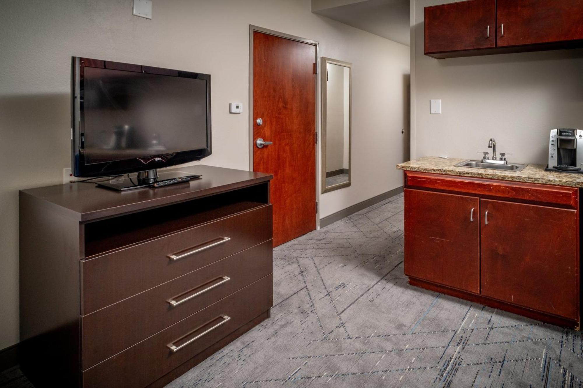 Holiday Inn Express & Suites Cross Lanes By Ihg Exterior foto